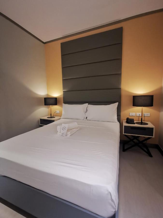Yes Hotel Pandi Bulacan Buitenkant foto