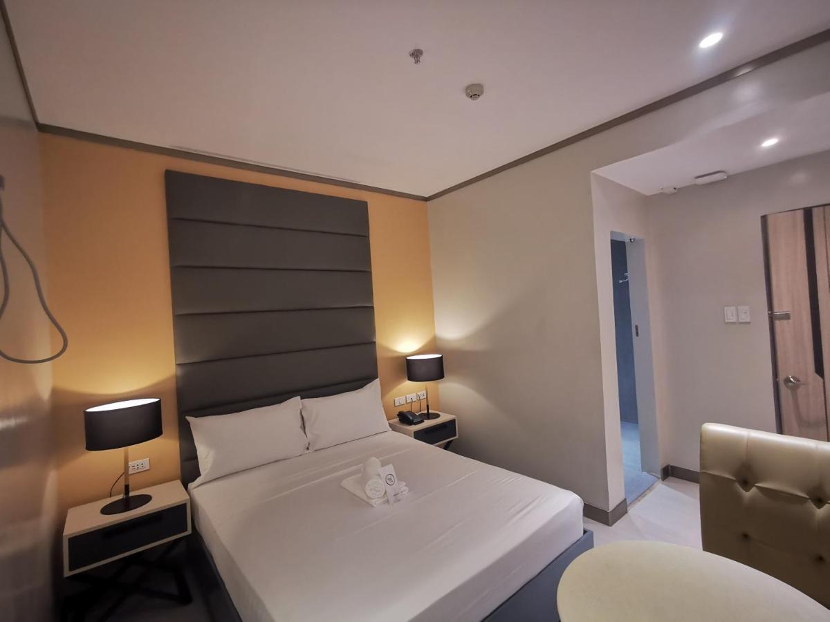 Yes Hotel Pandi Bulacan Buitenkant foto