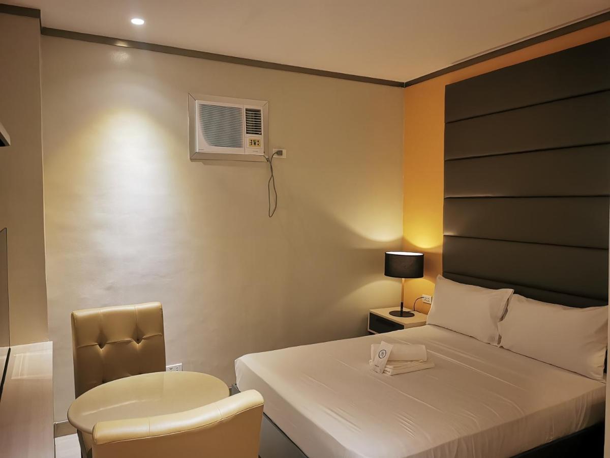 Yes Hotel Pandi Bulacan Buitenkant foto