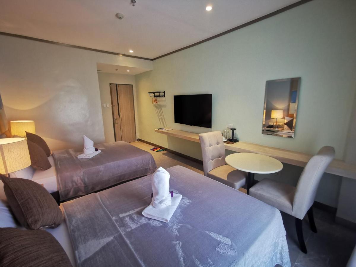 Yes Hotel Pandi Bulacan Buitenkant foto