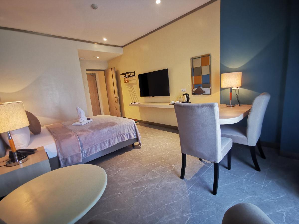 Yes Hotel Pandi Bulacan Buitenkant foto